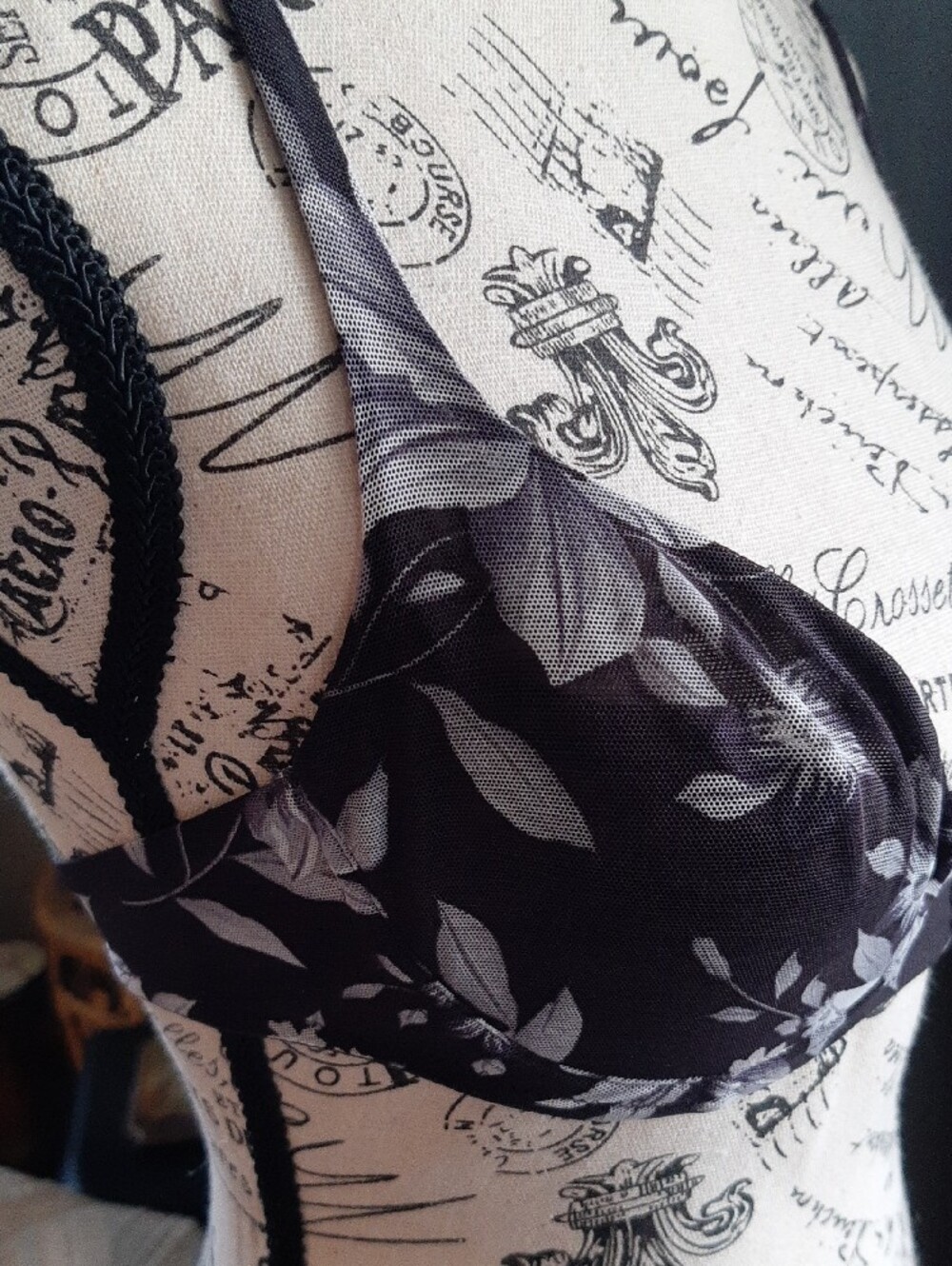 Victoria's Secret Black and Grey Floral Bra 34B